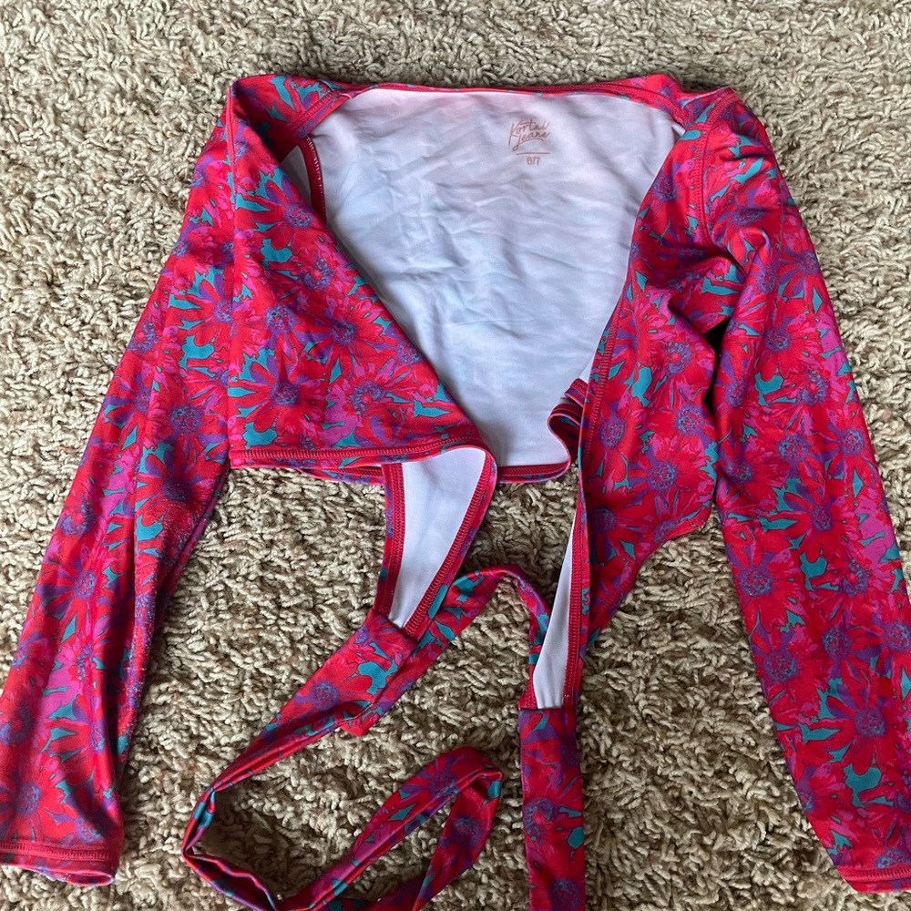 Kortni jeane electric floral wash guard top 6/7